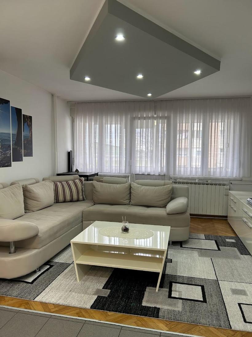 Tina Apartment Карловац Екстериор снимка